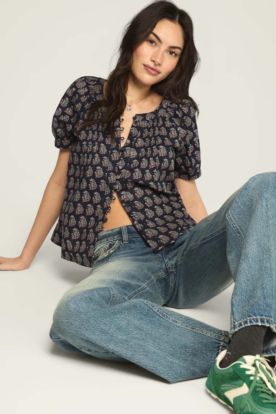 SHORT SLEEVE PINTUCK PEASANT TOP — NAVY FLORAL — image 2