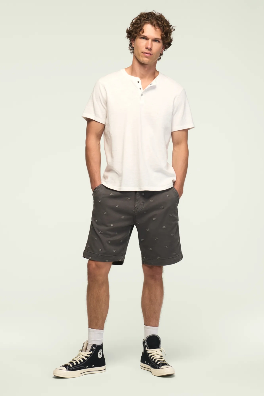 9" STRETCH TWILL FLAT FRONT SHORT — BLACK MULTI — image 4