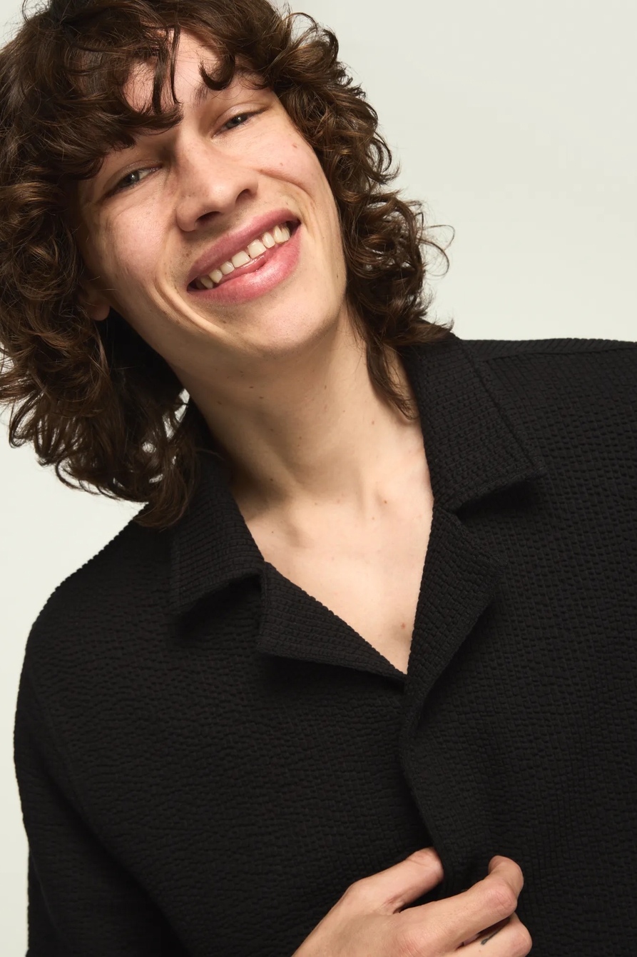 SEERSUCKER SHORT SLEEVE KNIT SHIRT — JET BLACK — image 2