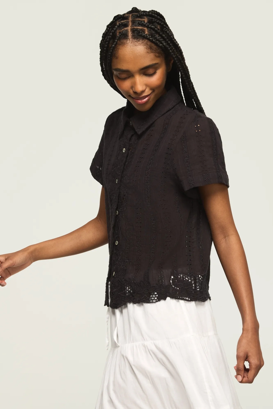 LACE SHORT SLEEVE BOYFRIEND BUTTONDOWN — CAVIAR — image 4