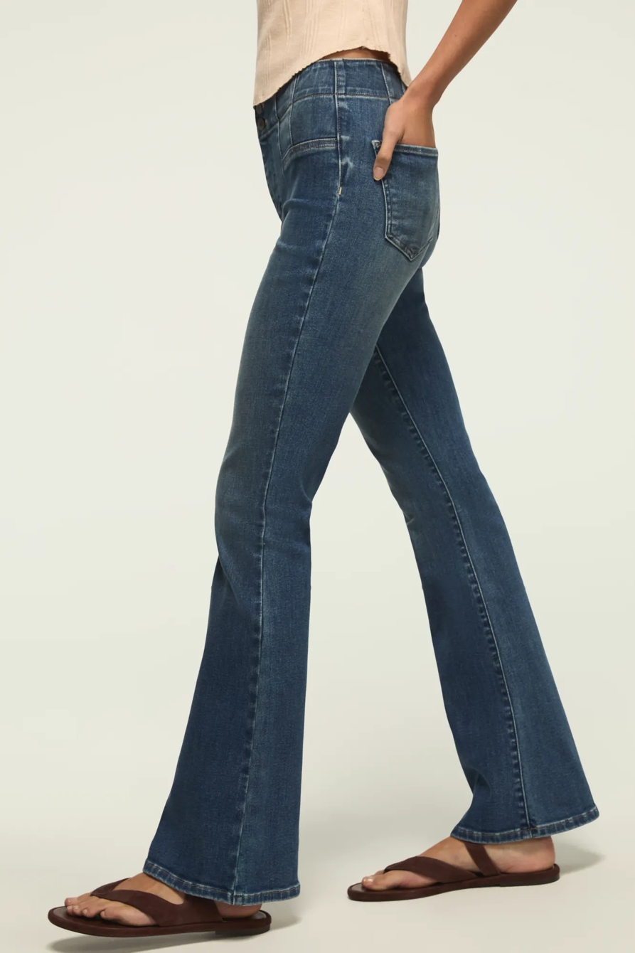 HIGH RISE SEAMED STEVIE FLARE — PRINCESS WASH — image 5