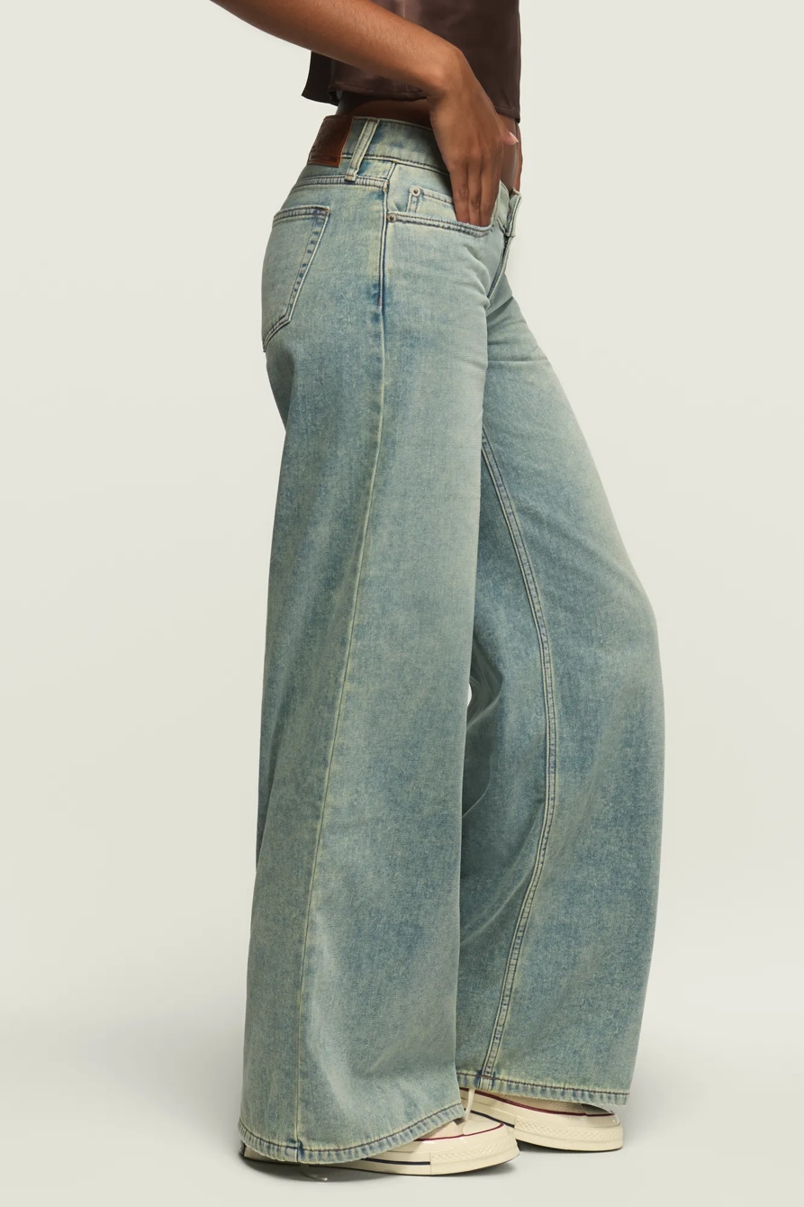DENIM LUXE SUPER LOW RISE ULTRA WIDE LEG — MATROPOLITAN WASH — image 6