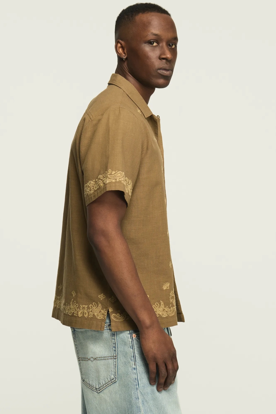 SHORT SLEEVE BANDANA CAMP COLLAR SHIRT — KANGAROO — image 3