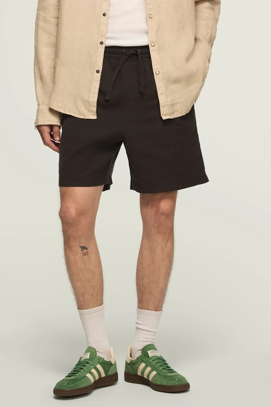 6 INCH LINEN PULL ON SHORT — RAVEN — image 6