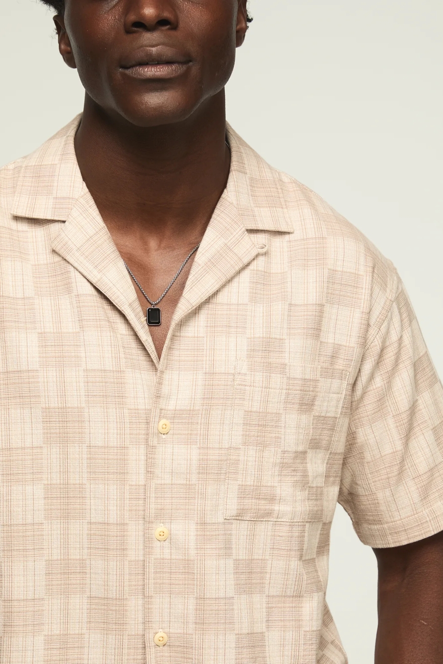 KINDA CROPPED CAMP COLLAR SHIRT — BEIGE — image 2