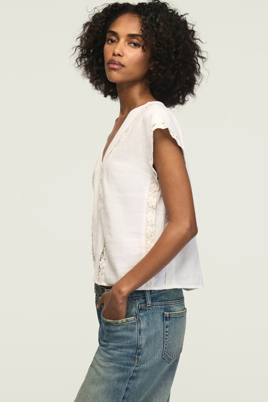 LINEN LACE TRIMMED V NECK TOP — GARDENIA — image 4