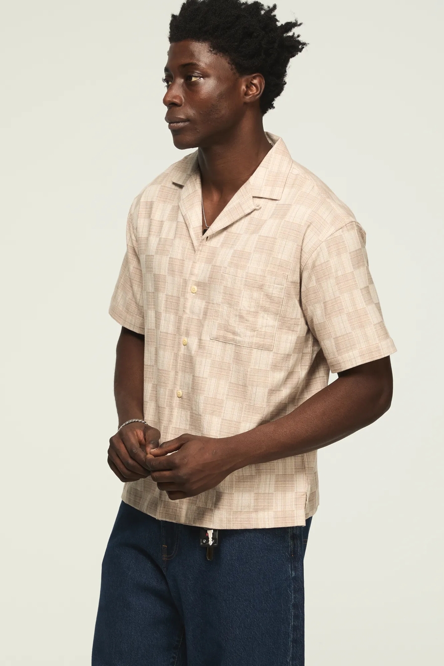 KINDA CROPPED CAMP COLLAR SHIRT — BEIGE — image 4