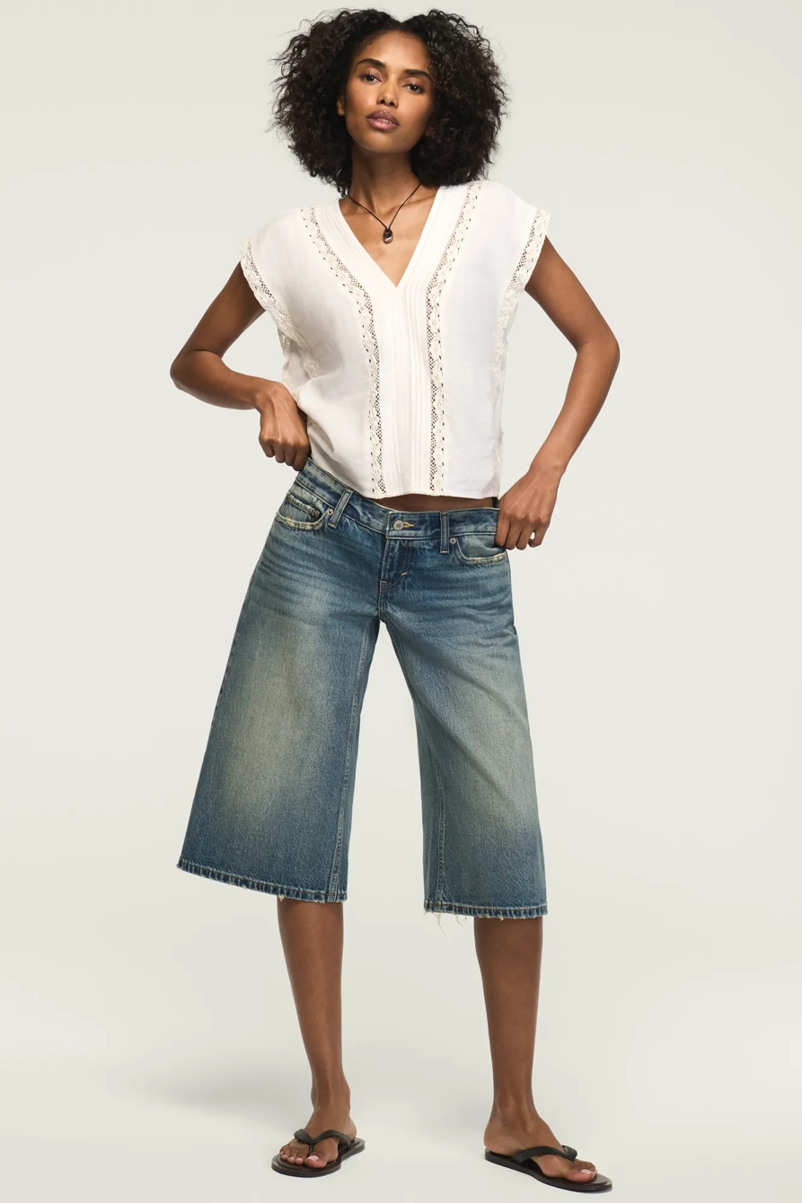 LINEN LACE TRIMMED V NECK TOP — GARDENIA — image 5