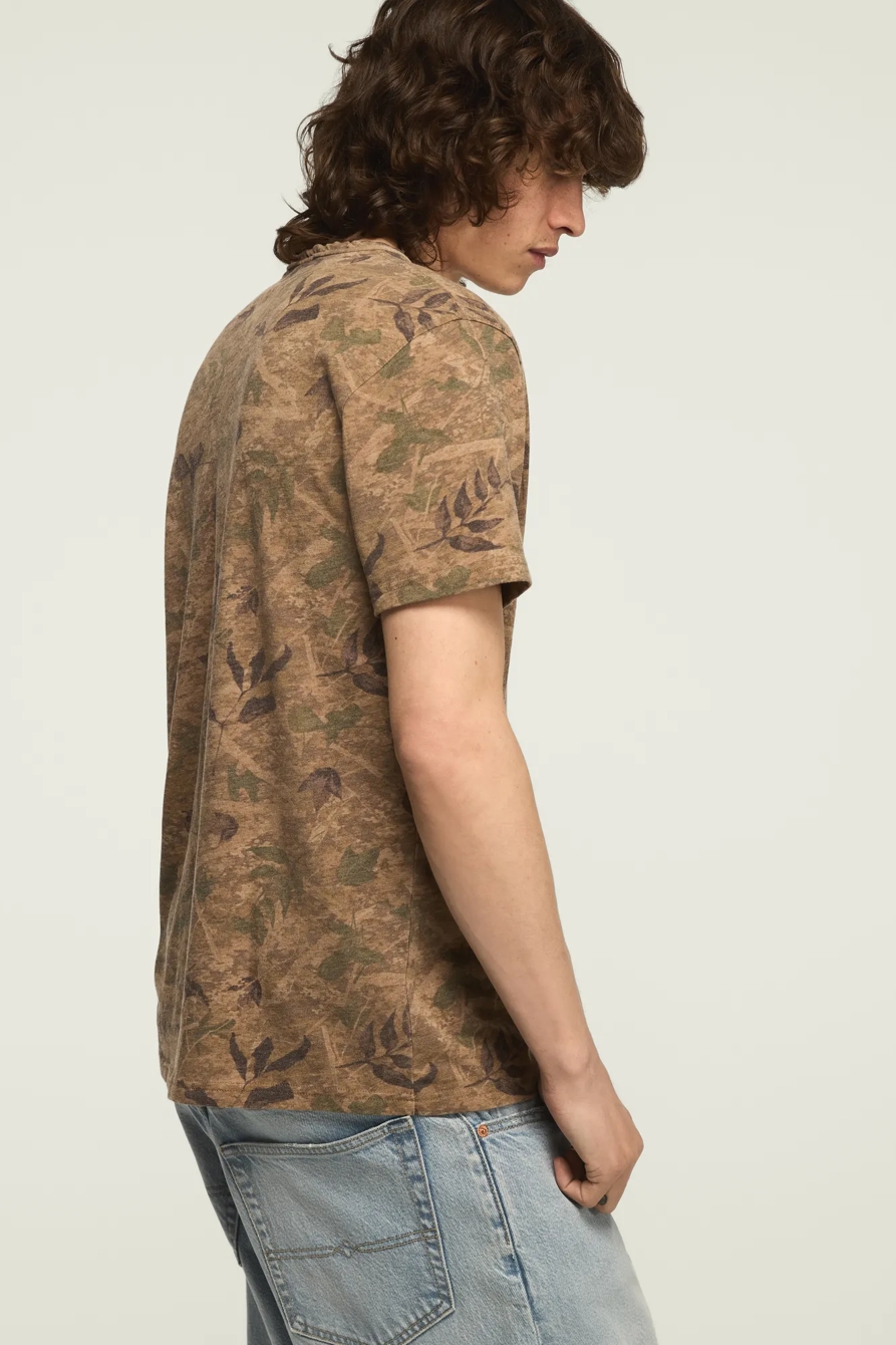 VENICE BURNOUT FIELD CAMO NOTCH NECK TEE — FIELD CAMO — image 4