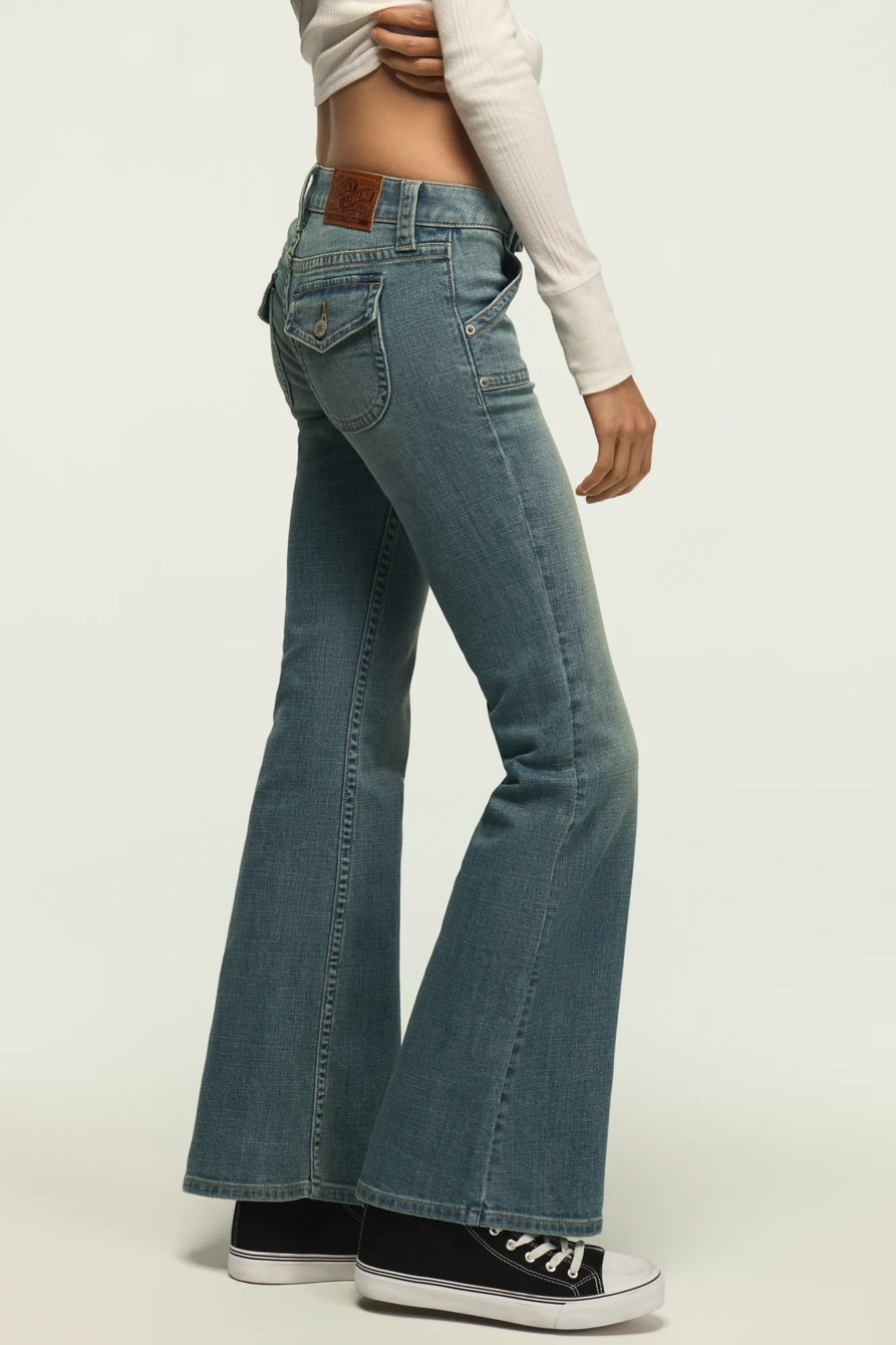 LUCKY LEGEND LOW RISE FLARE — POPULAR WASH — image 5