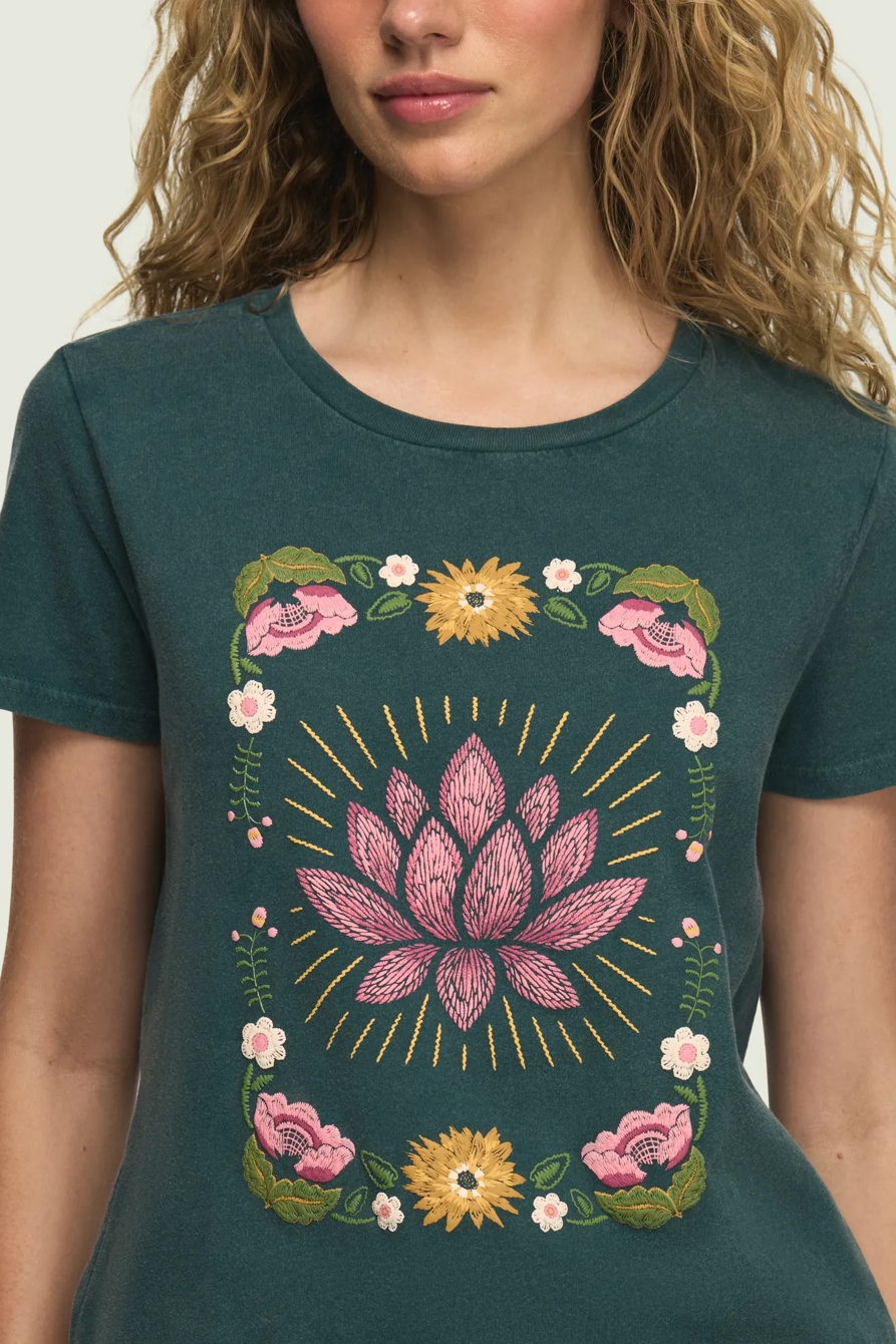 FLORAL FRAME LOTUS CLASSIC CREW — BALSAM — image 2