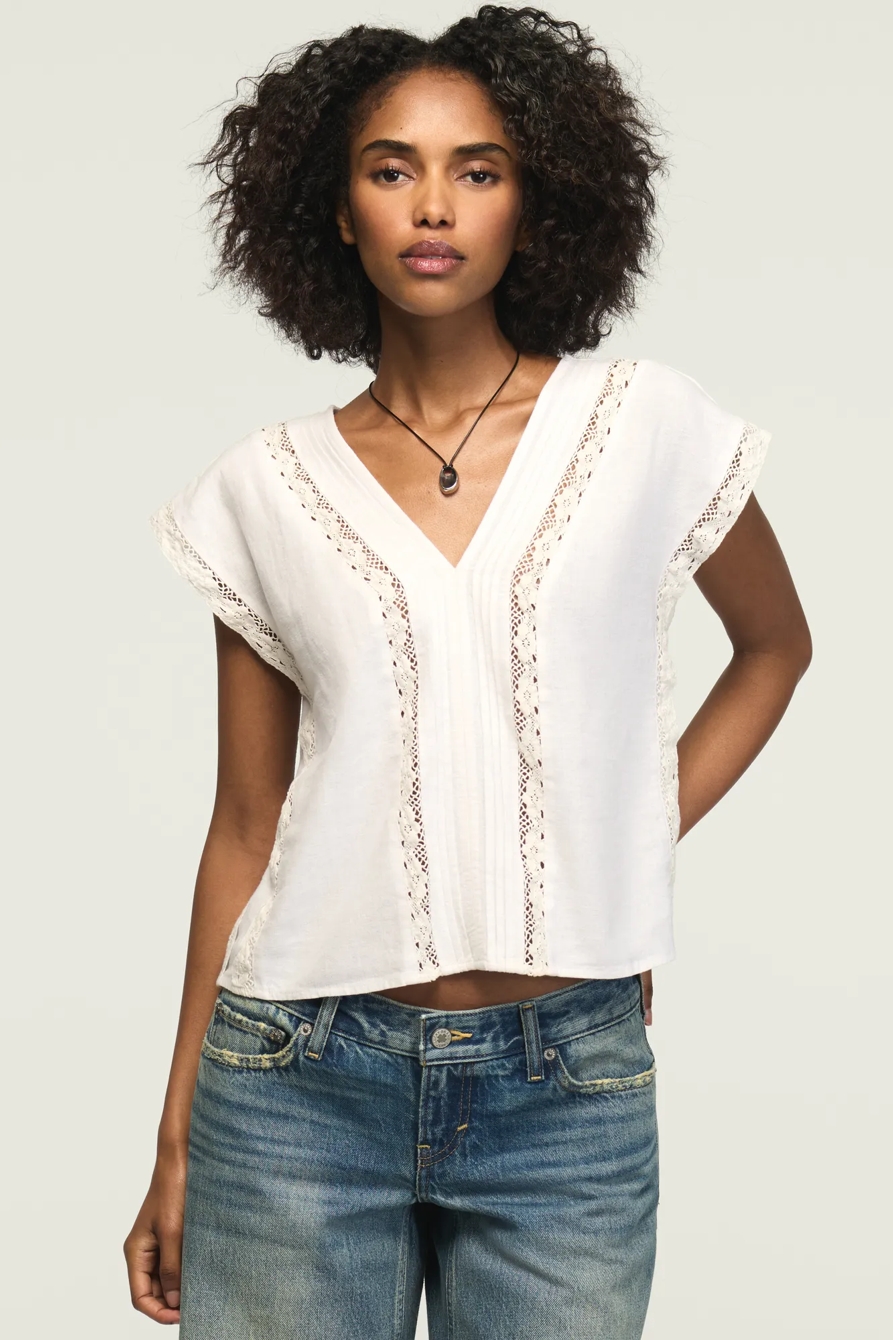 LINEN LACE TRIMMED V NECK TOP — GARDENIA — image 1