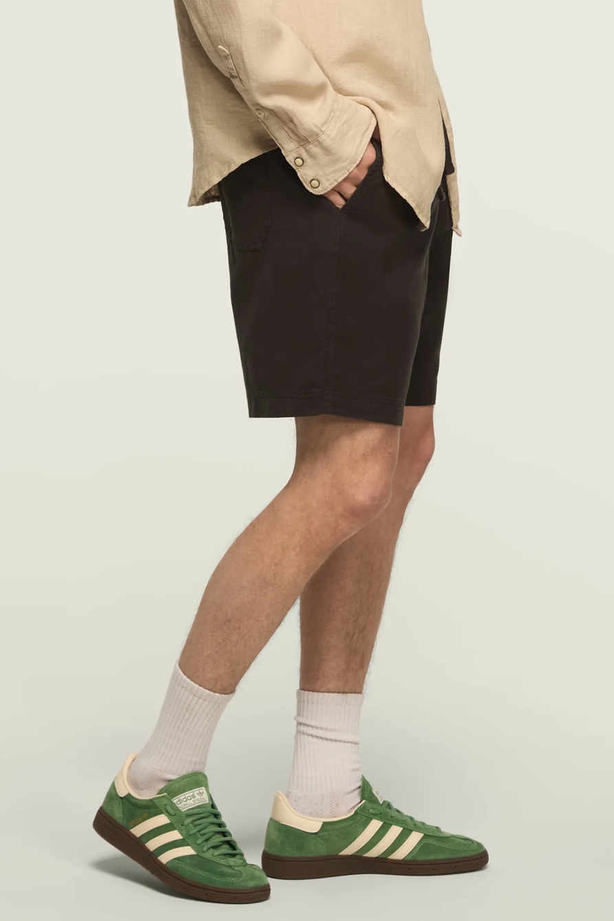 6 INCH LINEN PULL ON SHORT — RAVEN — image 5