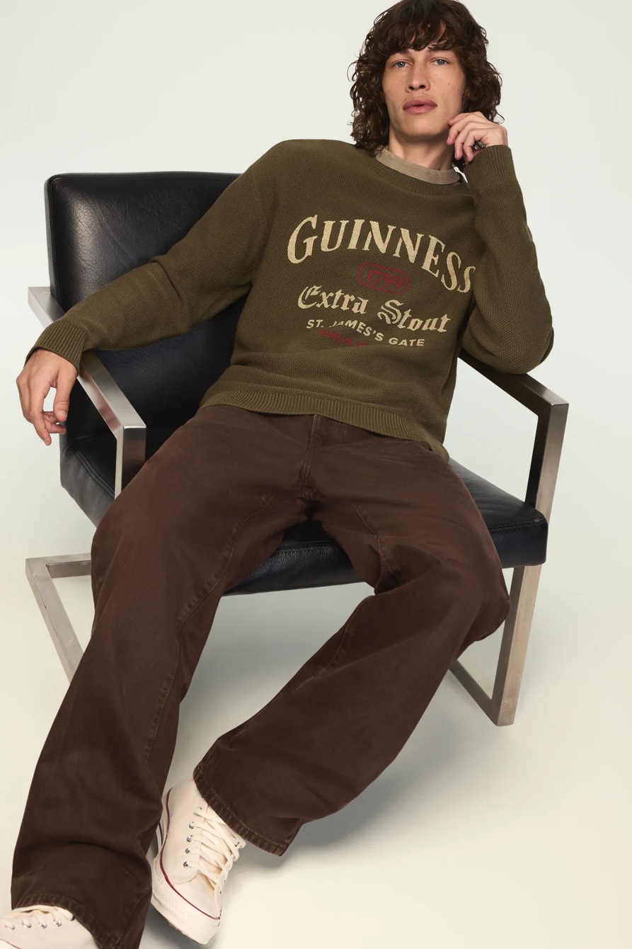 GUINNESS PRINTED CREW NECK SWEATER — IVY GREEN — image 5