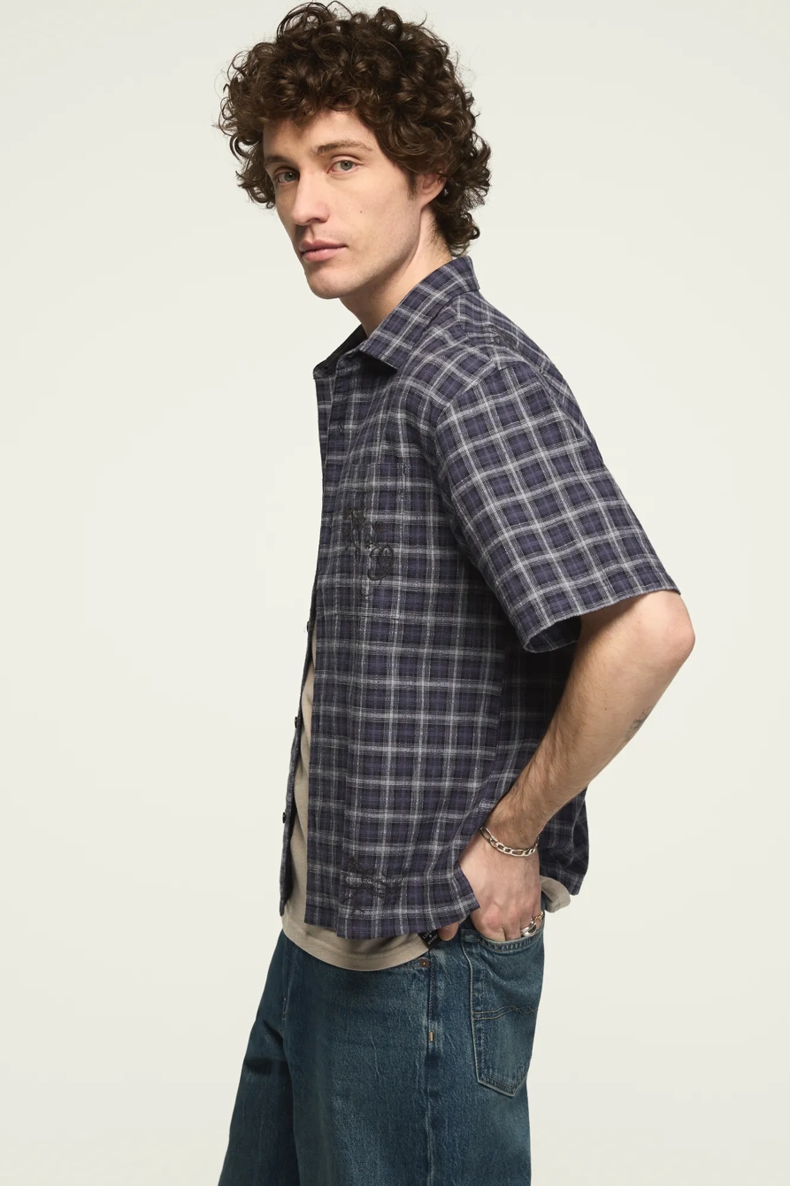 EMBROIDERED PLAID SHORT SLEEVE BOXY SHIRT — NAVY MULTI PLAID — image 5