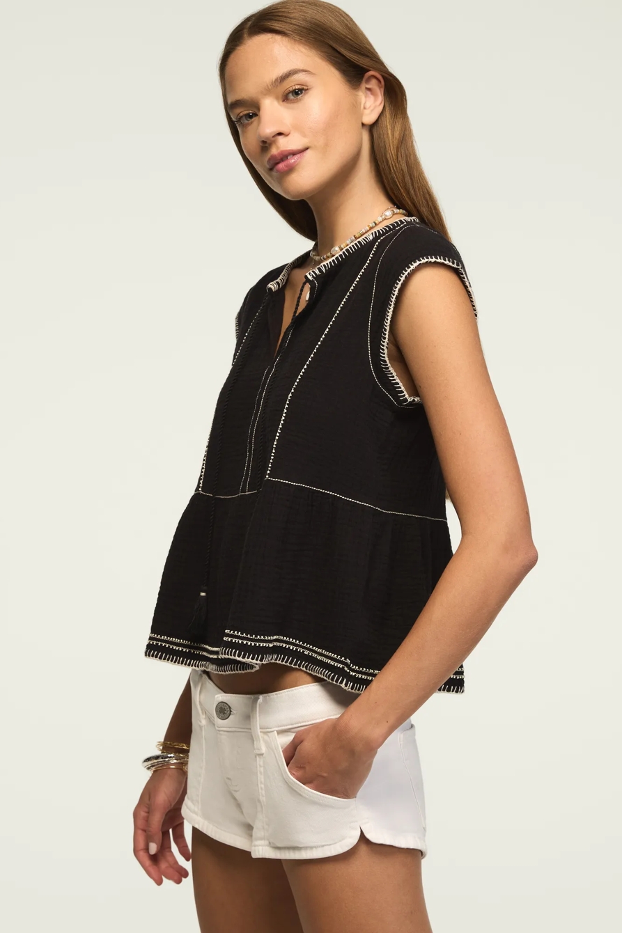 CONTRAST EMBROIDERED RUFFLE TOP — #001 BLACK — image 4