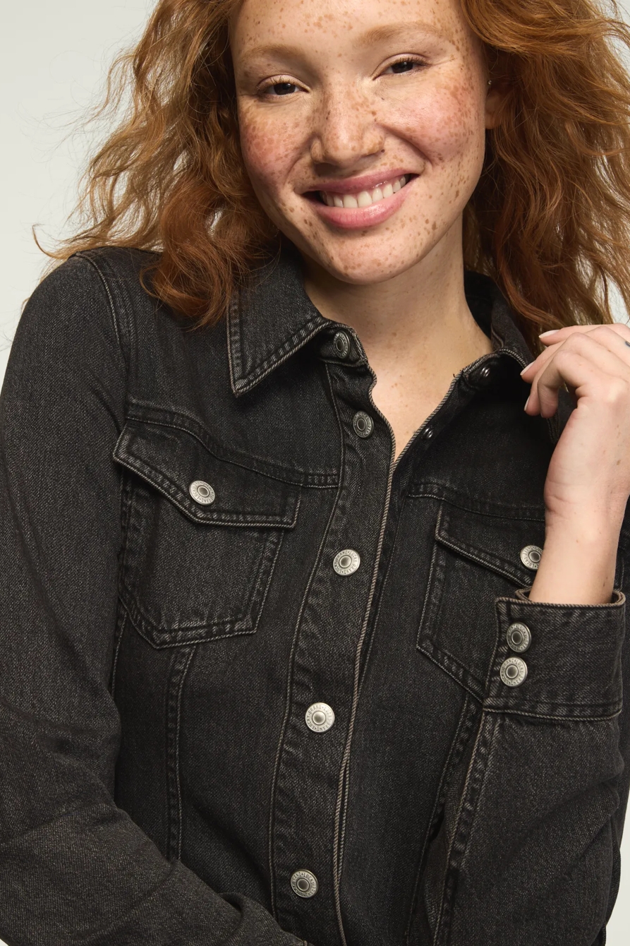 DENIM FITTED SHIRT DRESS — BLACK SMOKE WASH — image 5