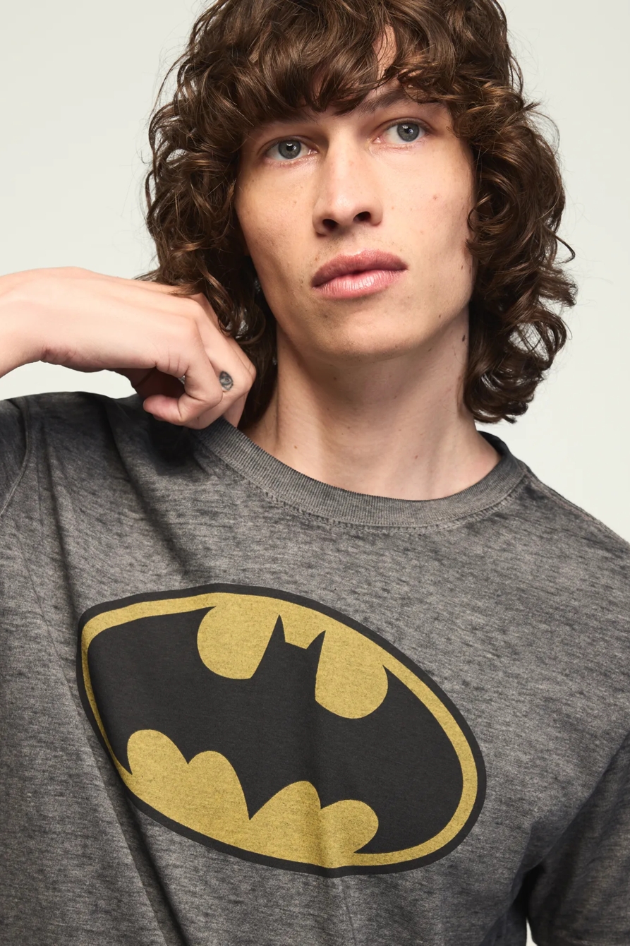 Batman Logo Graphic Tee — #001 BLACK — image 1