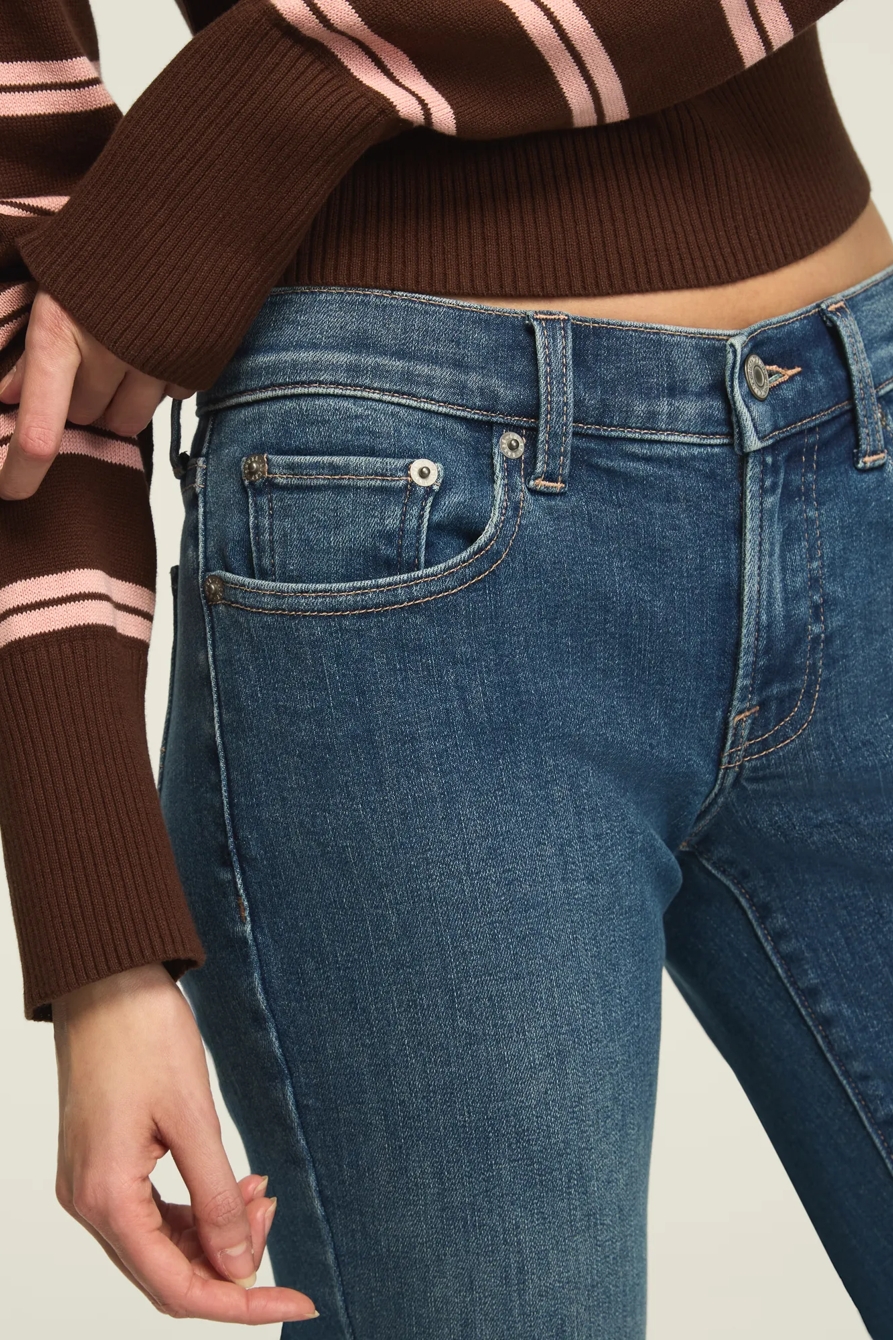 MID RISE SWEET FLARE — PRETTY SISTER WASH — image 5