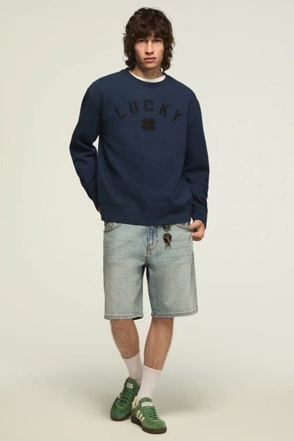 LUCKY CLOVER FLEECE CREWNECK SWEATSHIRT, INSIGNIA BLUE